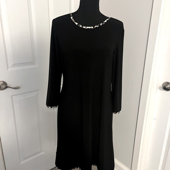 Little black dress-great for holiday parties! - Picture 1 of 4